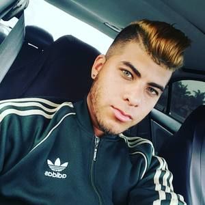 Meet your Posher, Cezar